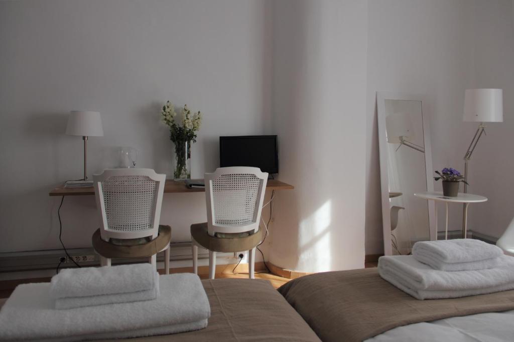 7 Moons B&B Valencia Room photo